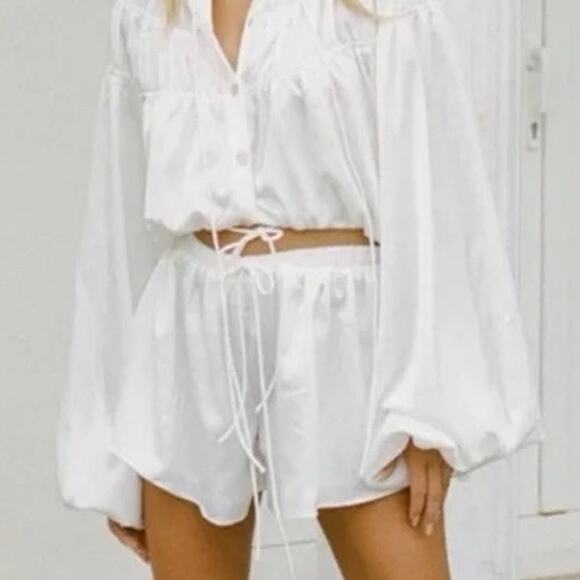Sabo Luxe Mia White Flowy Shorts - Picture 1 of 8